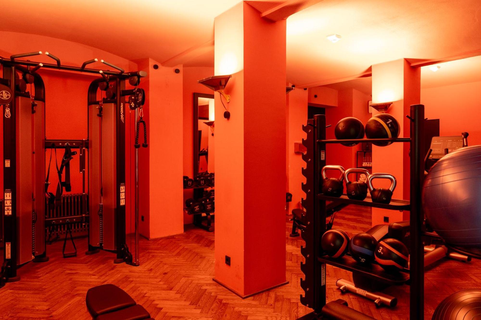 Hotel Sly Berlin Extérieur photo A typical Virgin Active gym