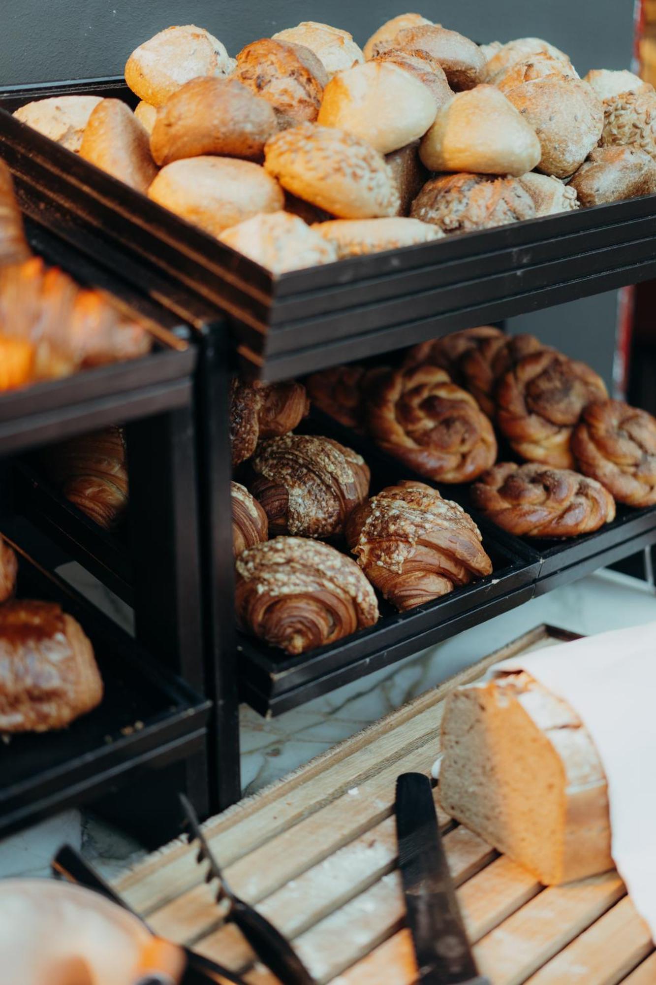 Hotel Sly Berlin Extérieur photo Saffron buns