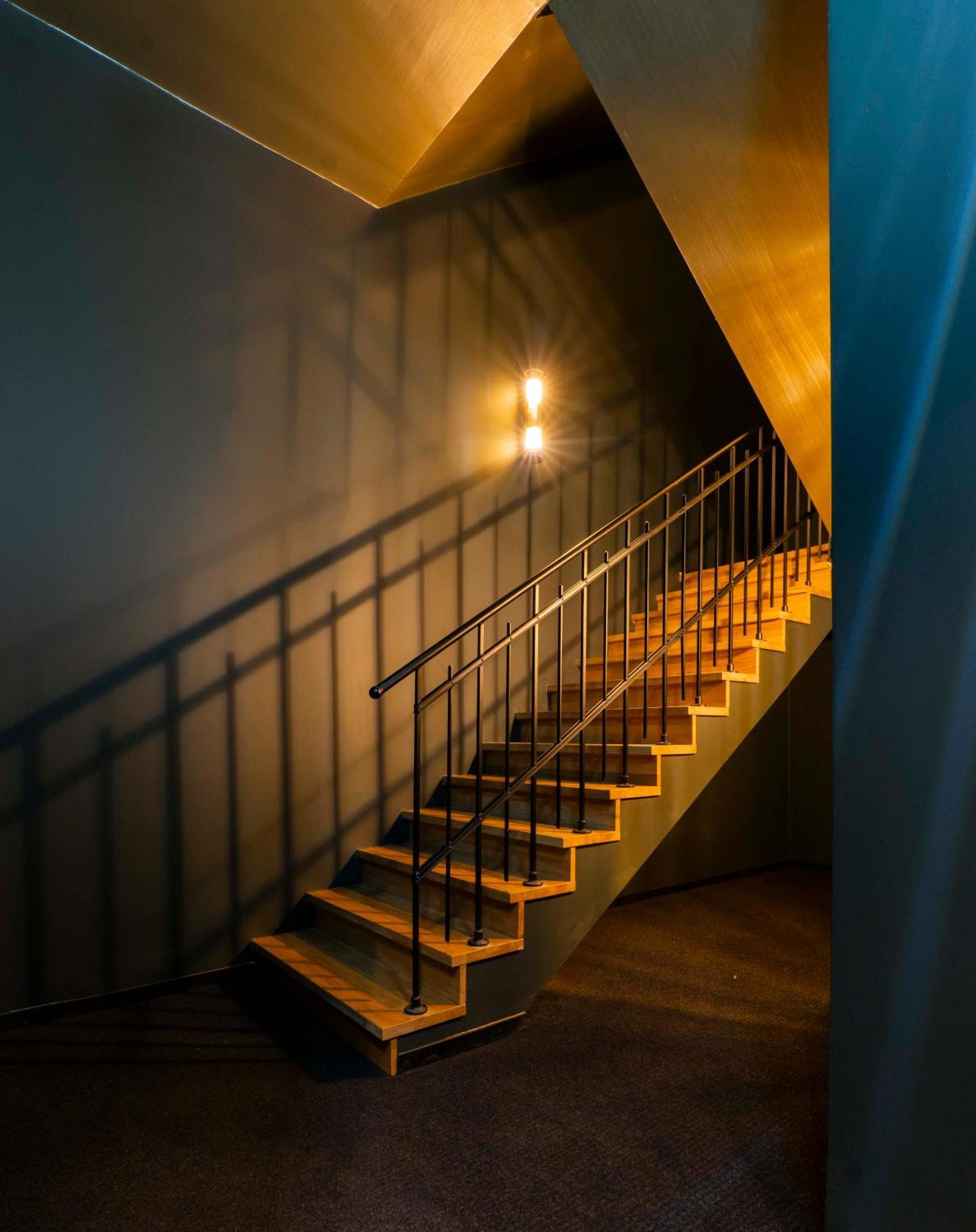 Hotel Sly Berlin Extérieur photo Stairs in the building